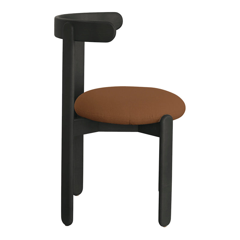 Modern black chair with a curved backrest and a warm brown upholstered seat. Sleek design, minimal patterns.