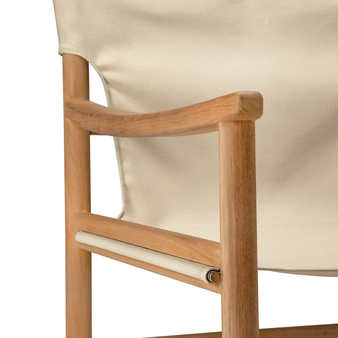 Cream-colored fabric with a smooth texture, complemented by a natural wood frame. Minimalist and elegant design.