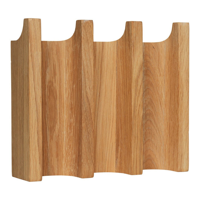 Natural oak wood wall art with a smooth, curved design and light honey-toned finish. Elegant and modern decor element.