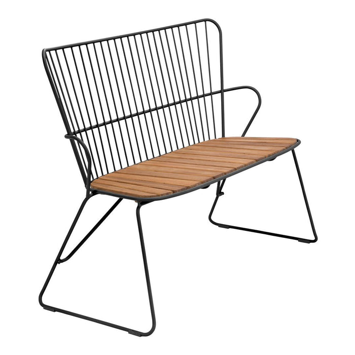 Black metal bench with vertical wire backrest and natural wood slats, combining sleek lines and warm tones.