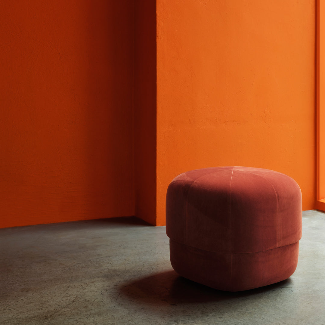 Circus Pouf in Velour