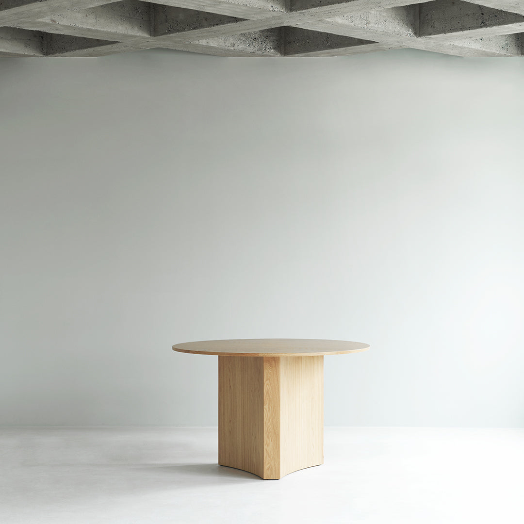 Bue Dining Table