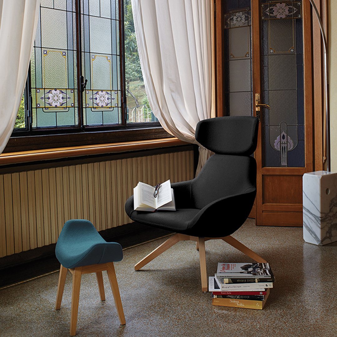 X 2Big Lounge Armchair w/ Headrest - Wood Base