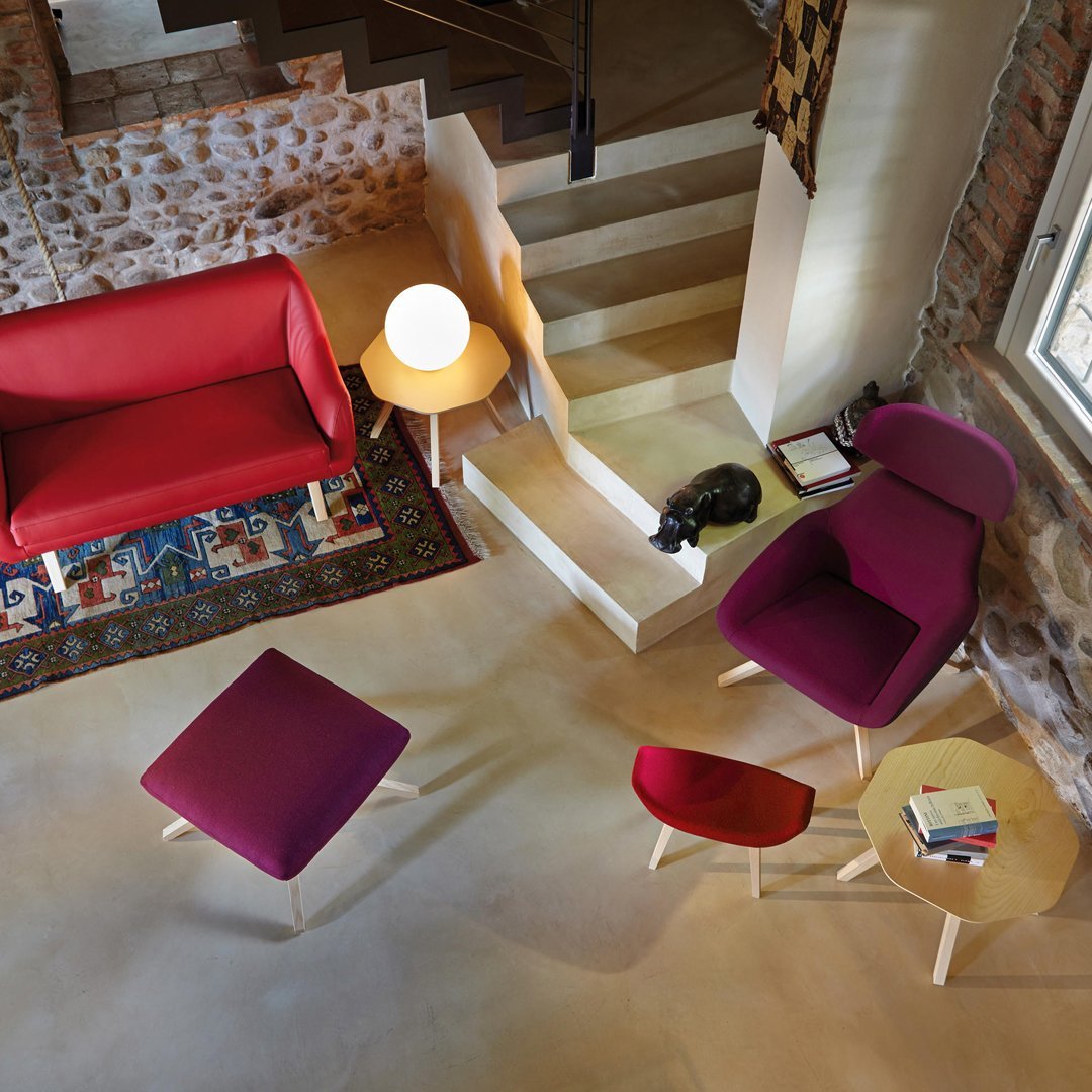 X 2Big Lounge Armchair w/ Headrest - Wood Base