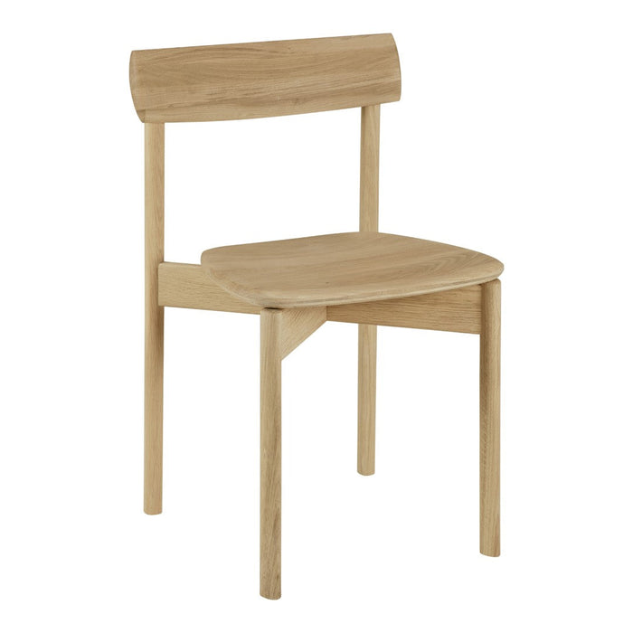 Light natural oak wood chair with a smooth finish and minimalist design. Features curved backrest and seat.