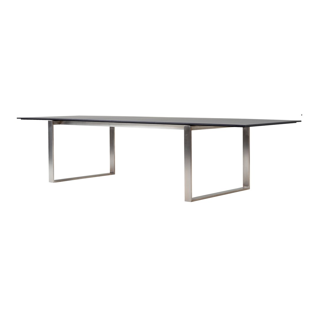 Edge Outdoor Dining Table - Extendable