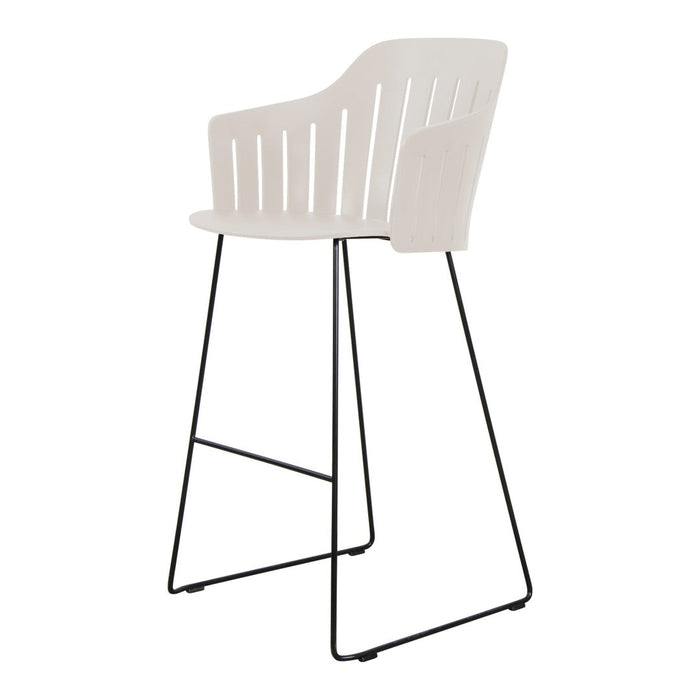 White slatted seat with a sleek black metal base, modern design ideal for contemporary spaces.