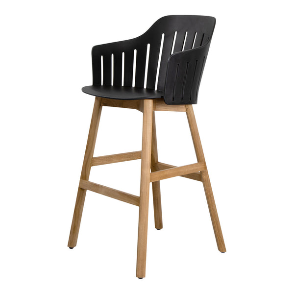 Black slatted high chair with a natural wood base, featuring a sleek, modern design. Perfect for contemporary spaces.