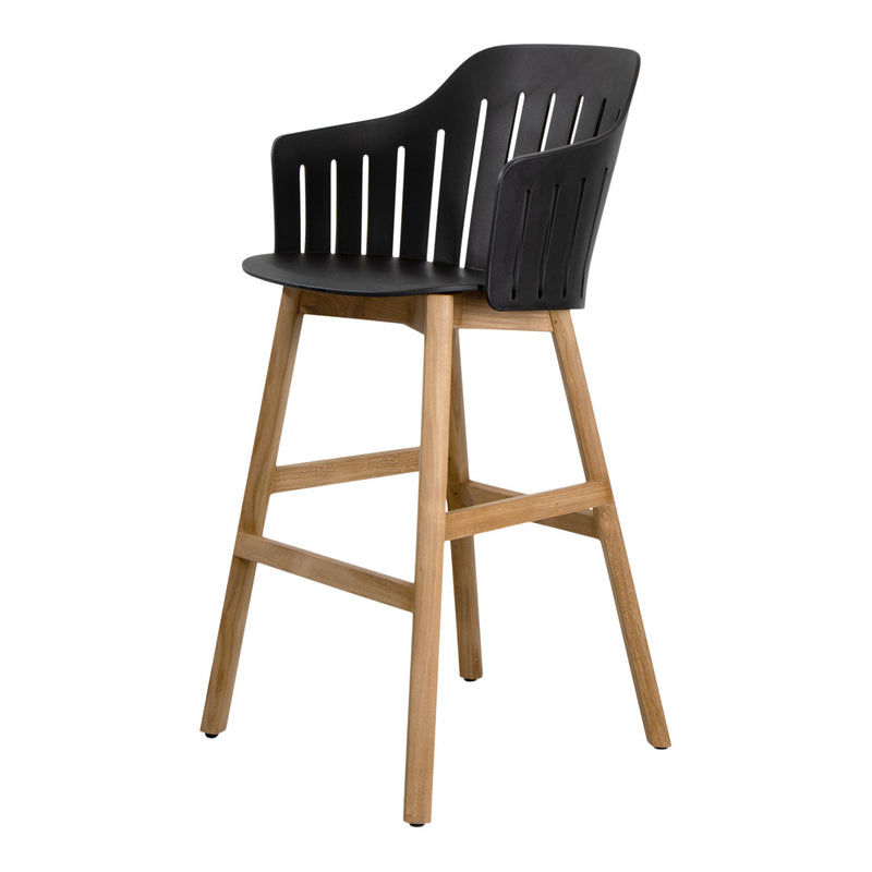 Black slatted high chair with a natural wood base, featuring a sleek, modern design. Perfect for contemporary spaces.