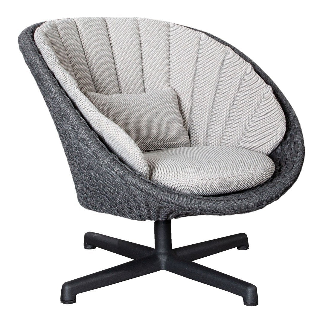 Peacock Outdoor Lounge Chair w/ Swivel Base