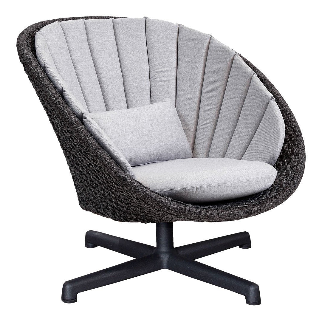 Peacock Outdoor Lounge Chair w/ Swivel Base