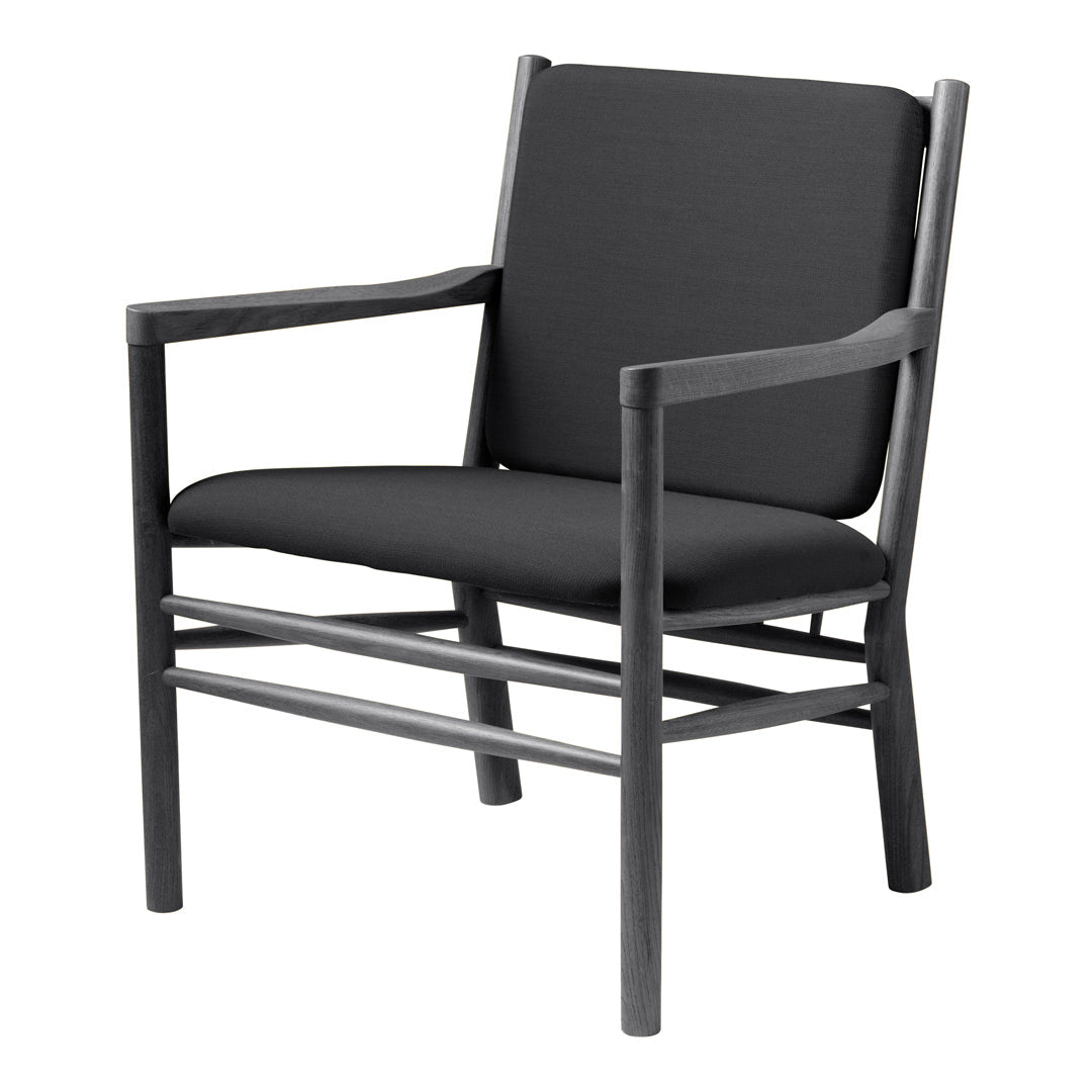 J147 Lounge Armchair