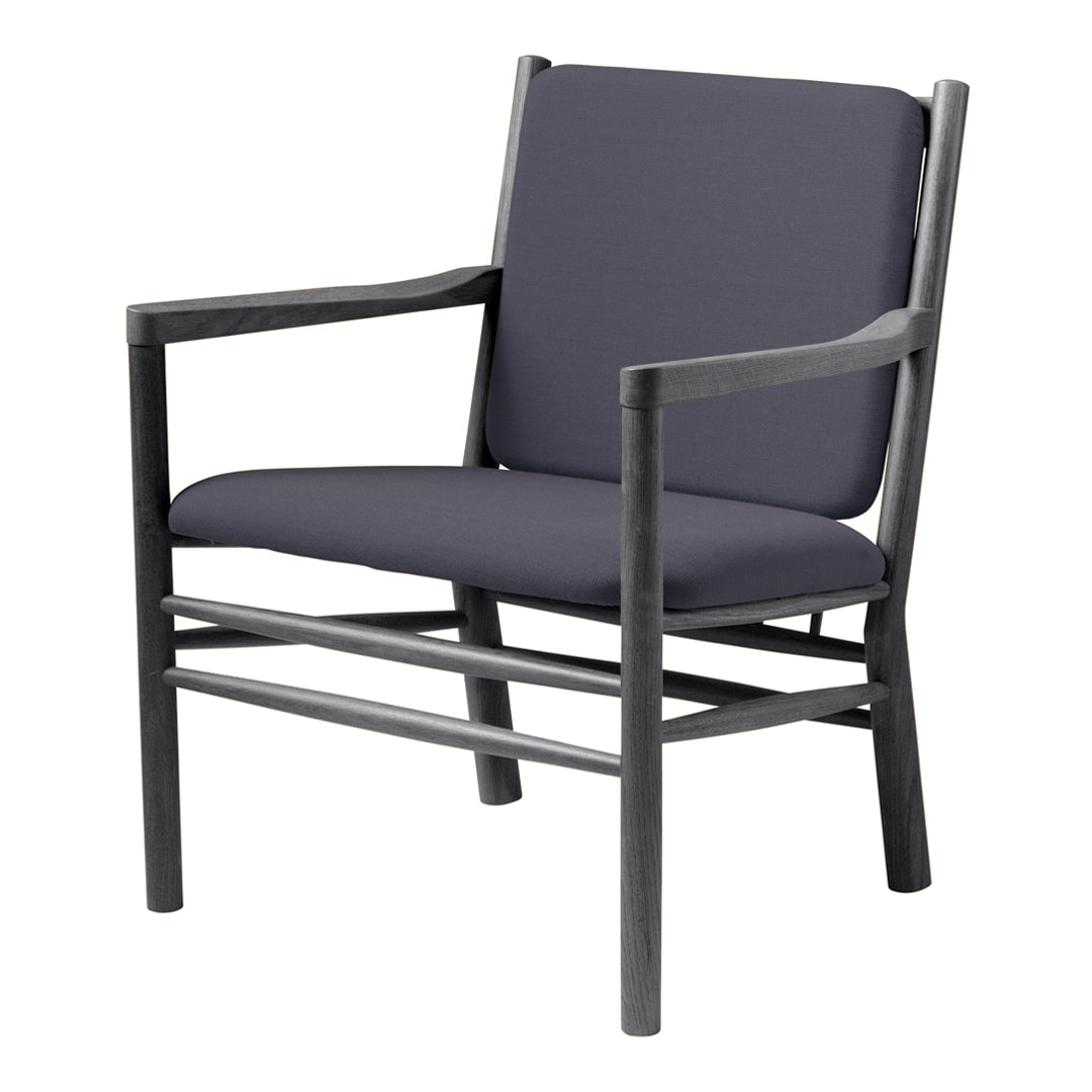 J147 Lounge Armchair