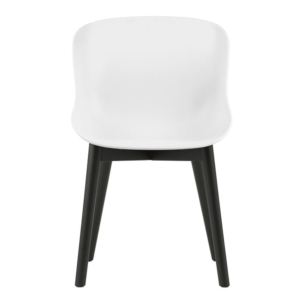 Modern white chair with sleek curves and contrasting black legs. Ideal for minimalistic decor.
