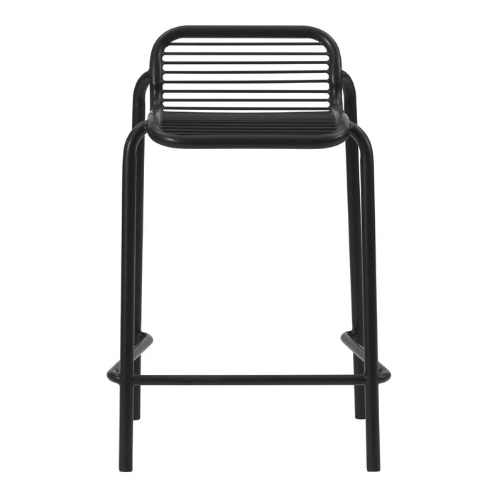 Black metal bar stool with horizontal slatted backrest and minimalist design. Ideal for modern spaces.