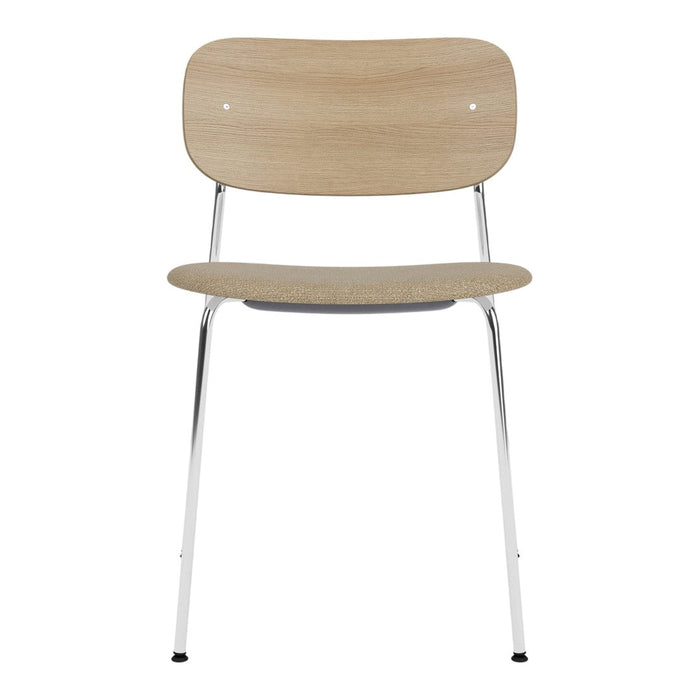 Modern wooden chair with a light oak finish and sleek chrome legs. Minimalist design, perfect for stylish interiors.