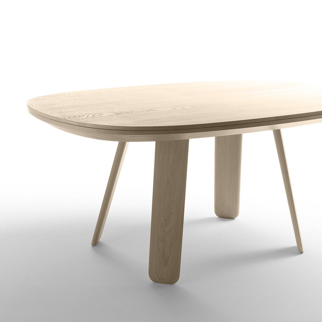 Triku Oval Dining Table