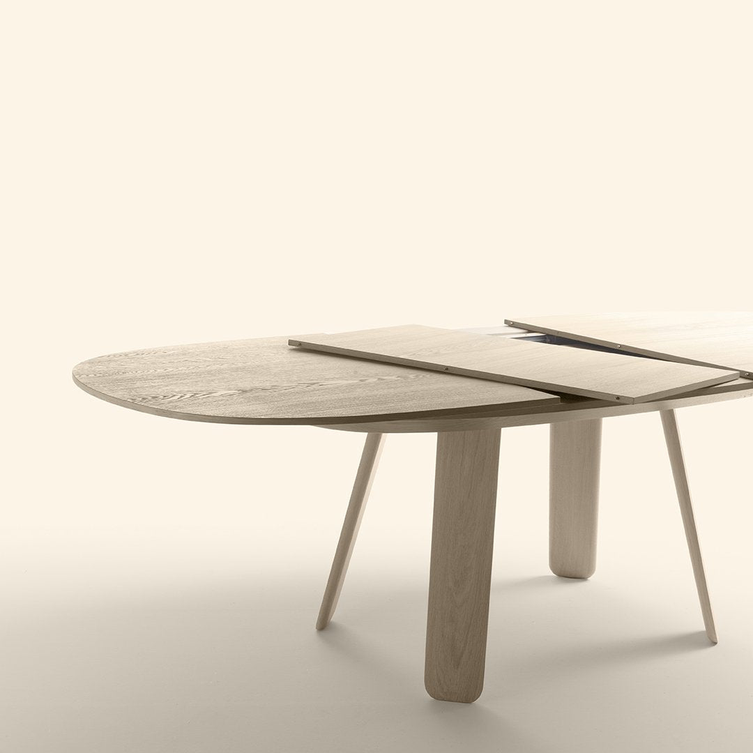 Triku Oval Dining Table