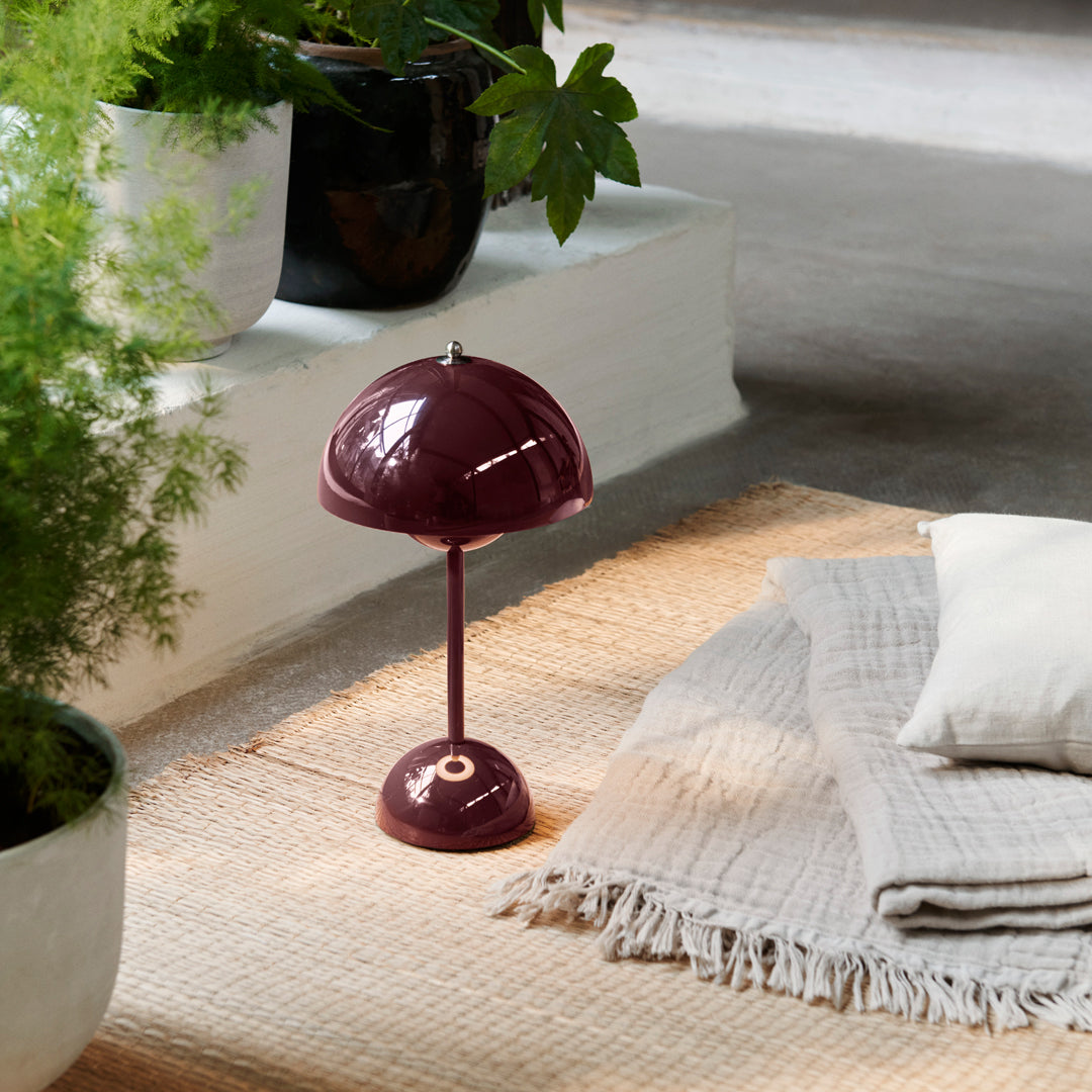 Verner Panton VP9 Flowerpot - Portable Table Lamp