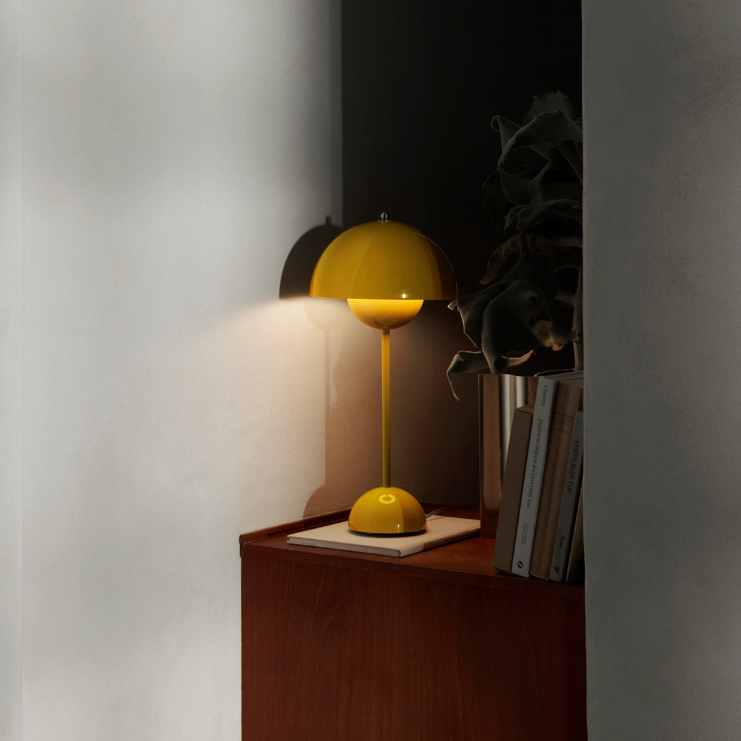 Verner Panton VP3 Flowerpot Table Lamp