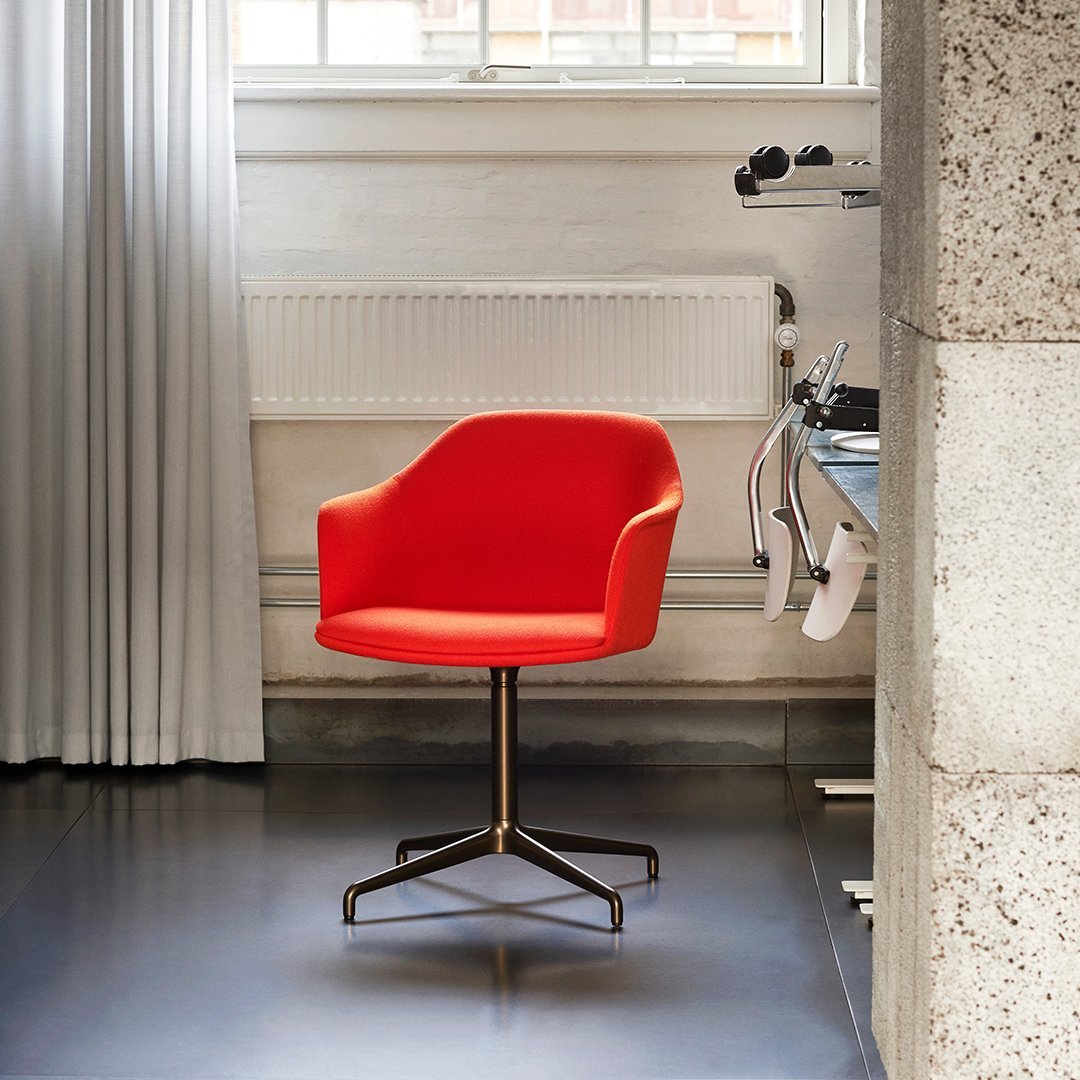 Rely HW46 Armchair - 4-Star Swivel Base w/ Return