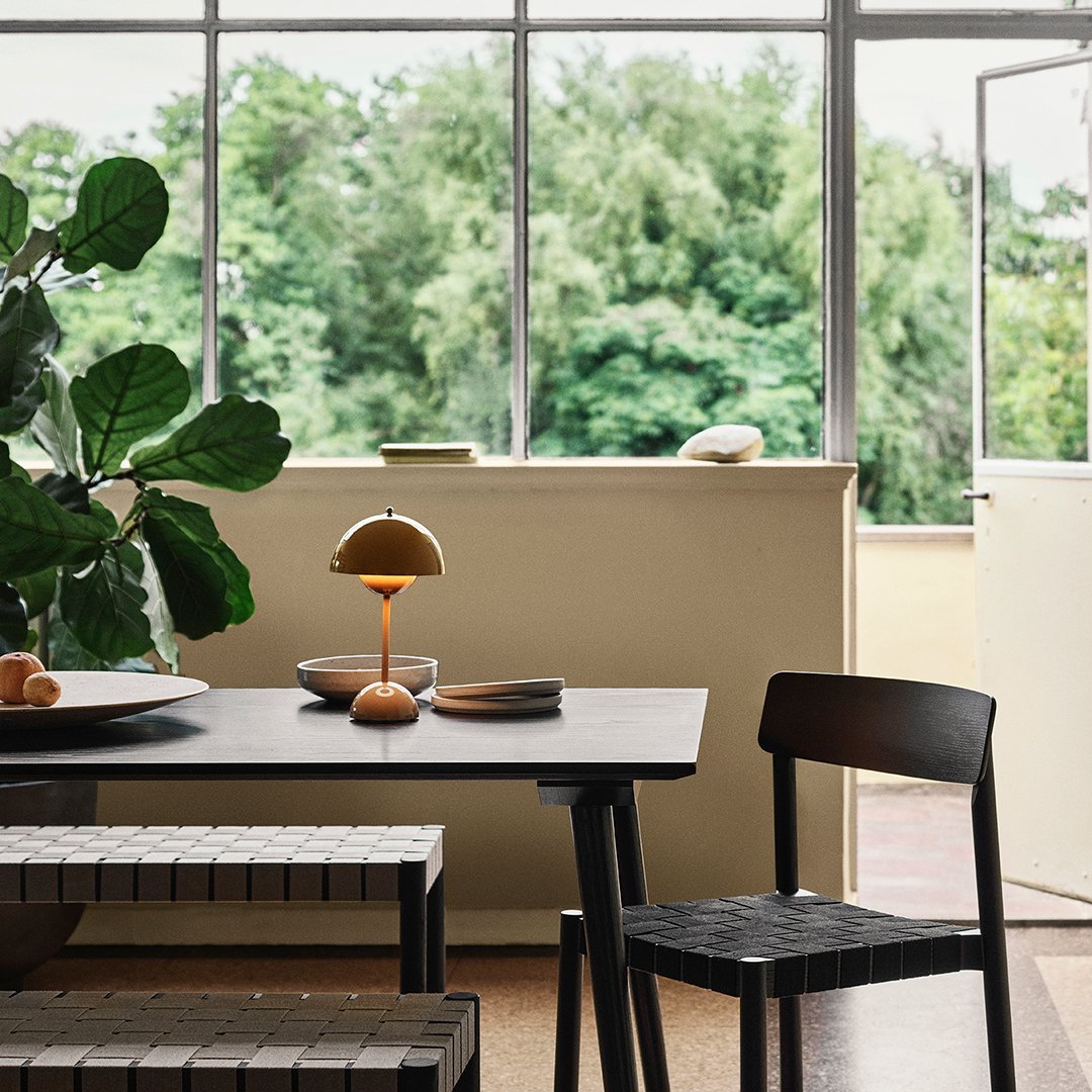 Verner Panton VP9 Flowerpot - Portable Table Lamp