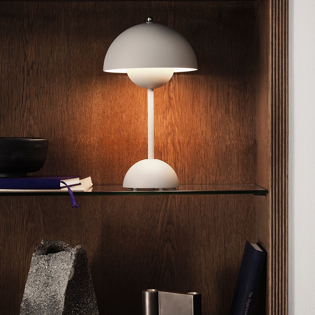 Verner Panton VP9 Flowerpot - Portable Table Lamp