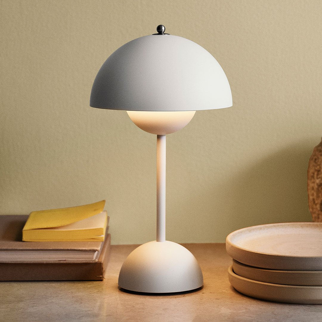 Verner Panton VP9 Flowerpot - Portable Table Lamp