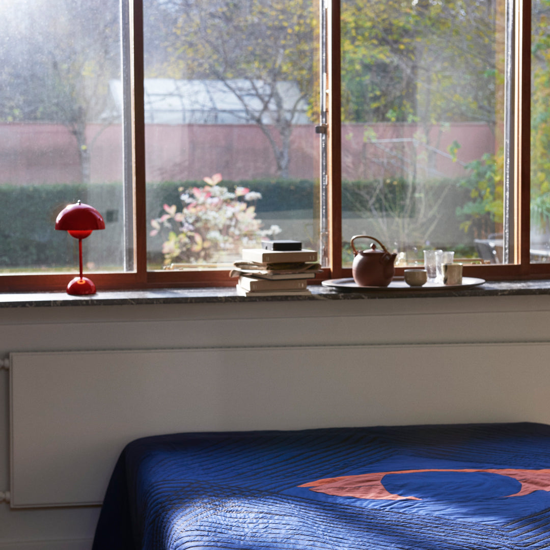 Verner Panton VP9 Flowerpot - Portable Table Lamp