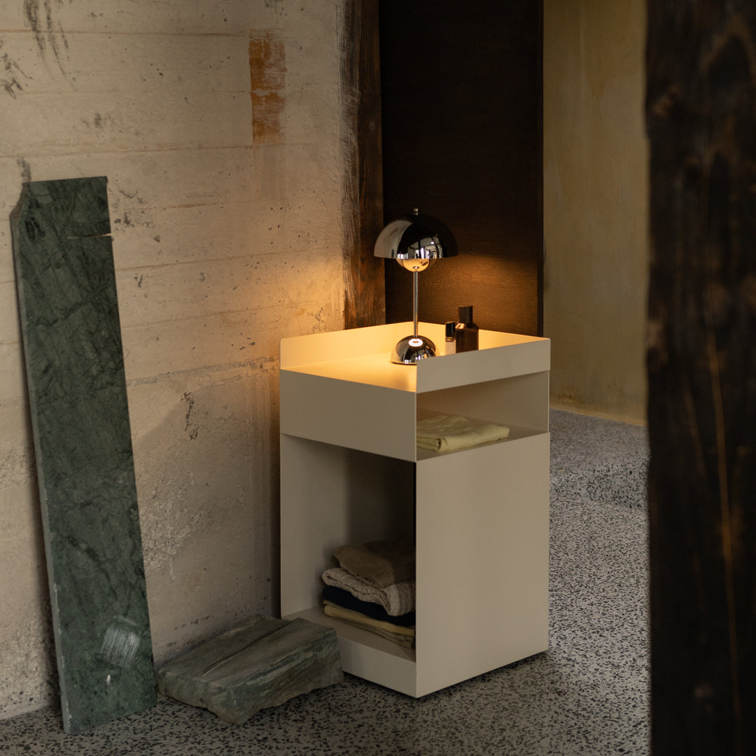 Verner Panton VP9 Flowerpot - Portable Table Lamp