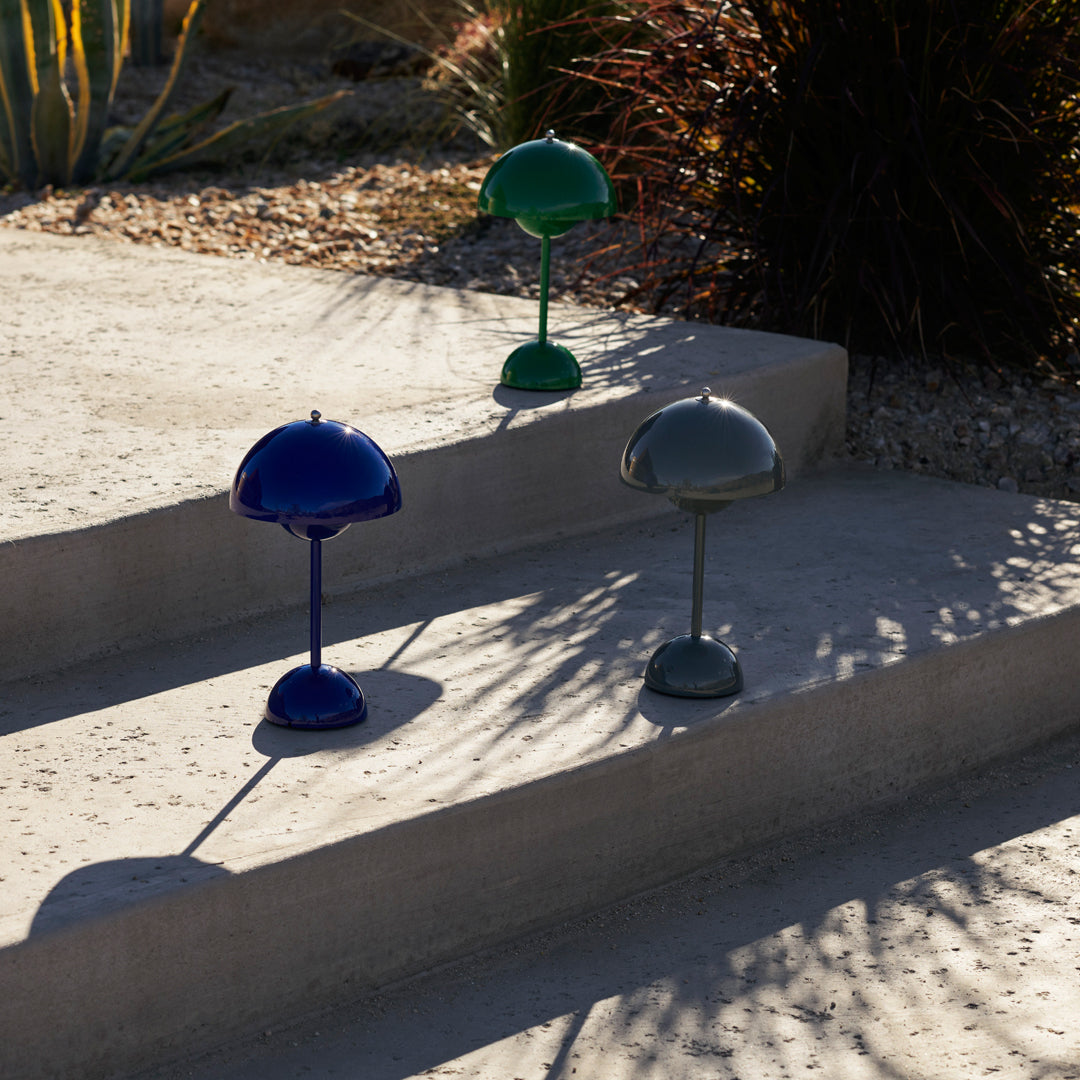 Verner Panton VP9 Flowerpot - Portable Table Lamp
