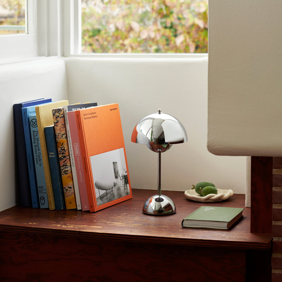 Verner Panton VP9 Flowerpot - Portable Table Lamp