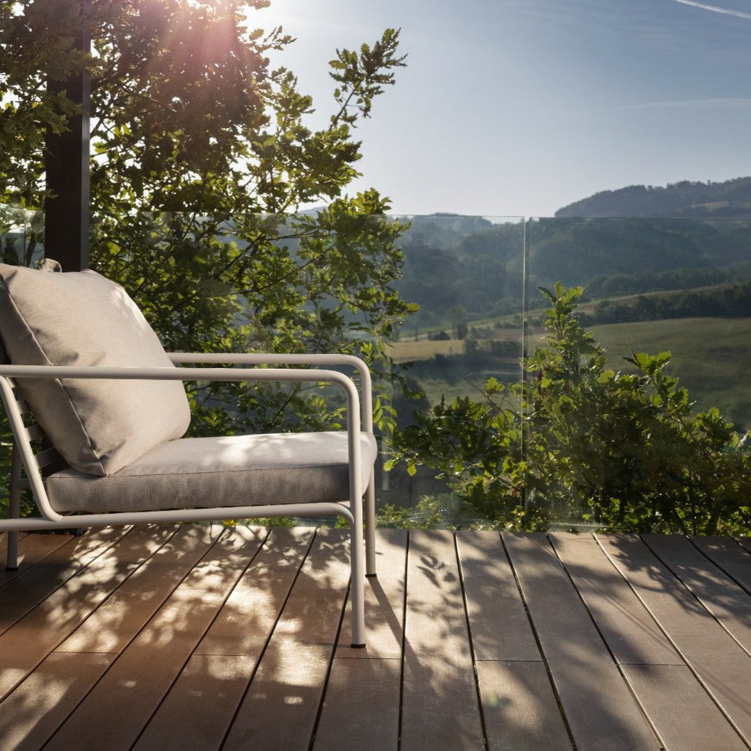 AVON Outdoor Lounge Chair