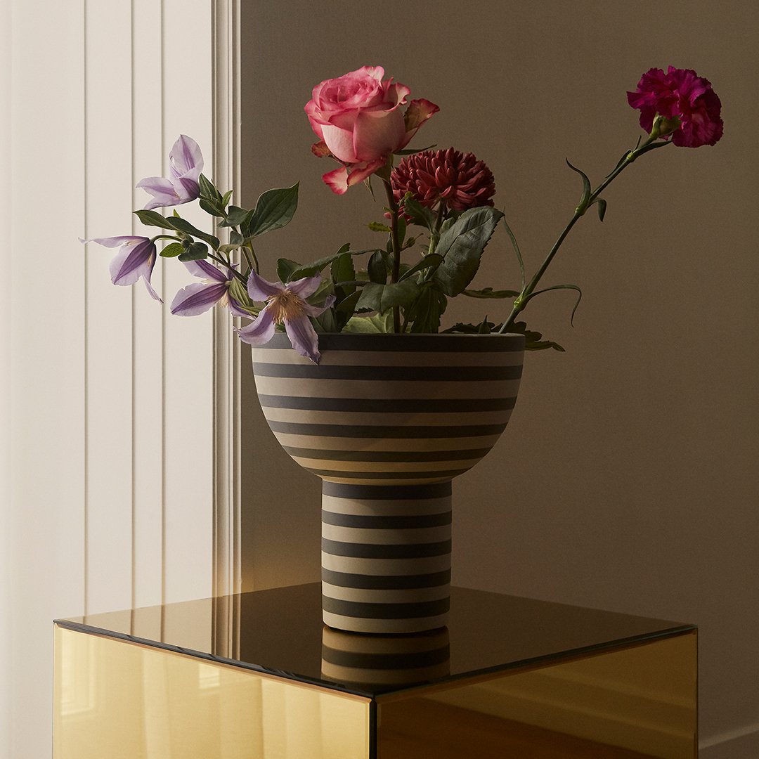 Varia Sculptural Vase