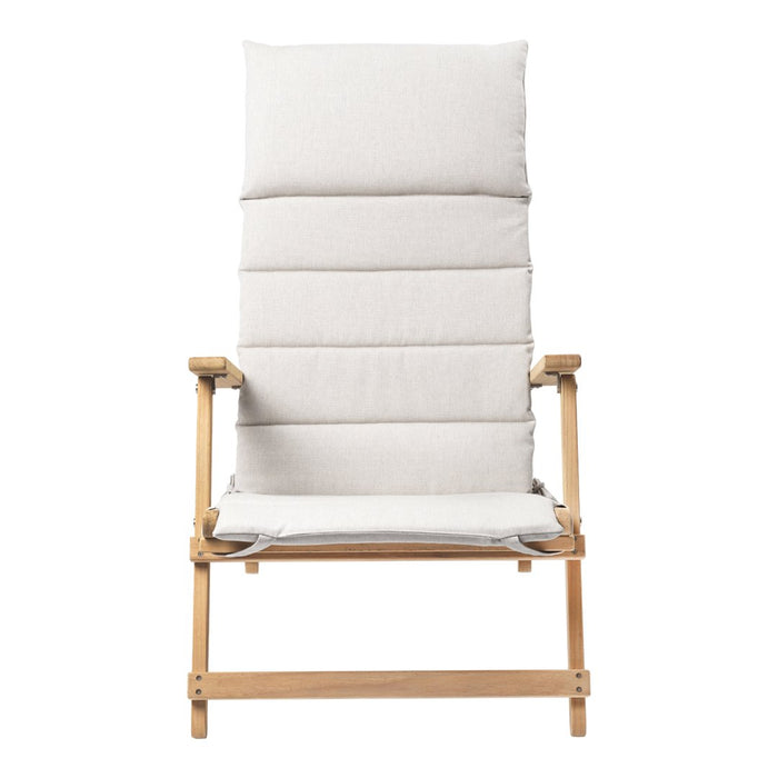 Light gray upholstery with a minimalist, quilted design on a natural wood frame. Ideal for stylish comfort.