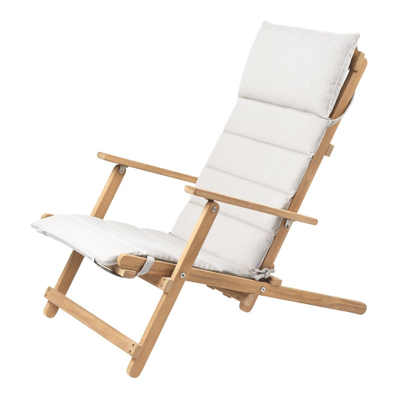 Light beige cushioned deck chair with a minimalist design and natural wood frame. Perfect for outdoor relaxation.