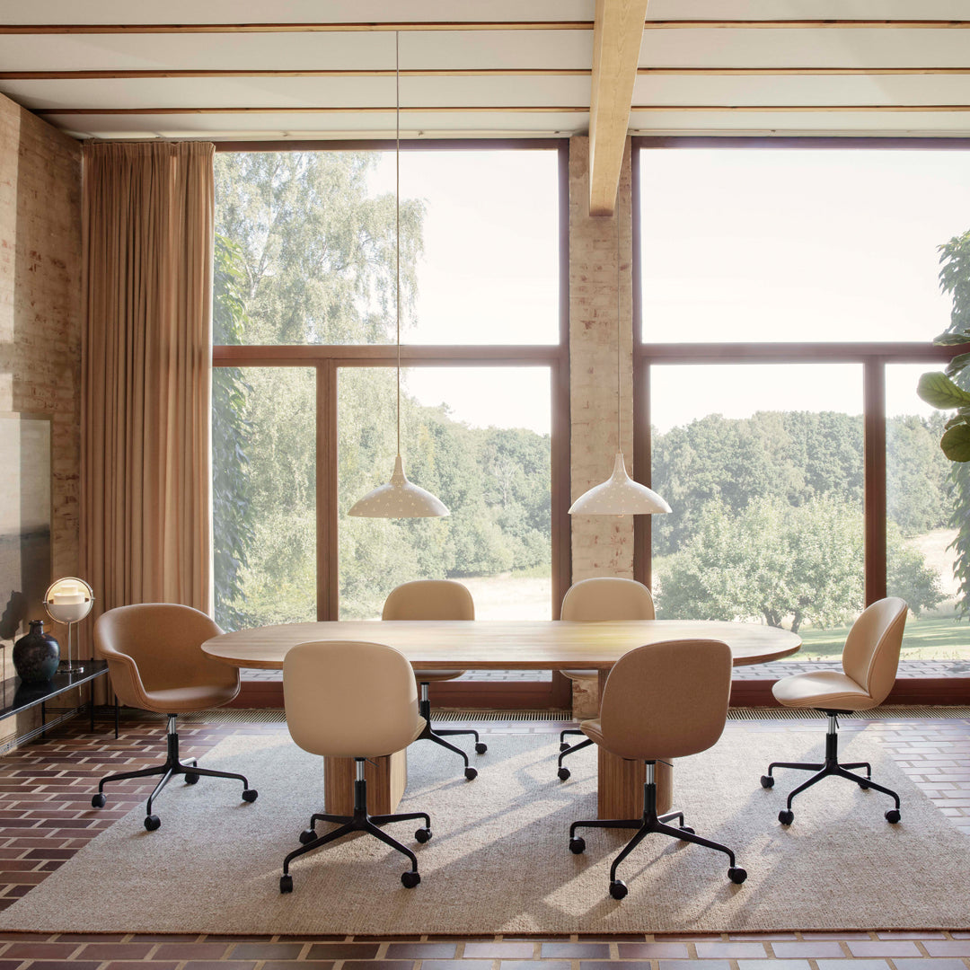 Beetle Meeting Chair - 4-Star Base w/ Casters - Height Adjustable - Front Upholstered