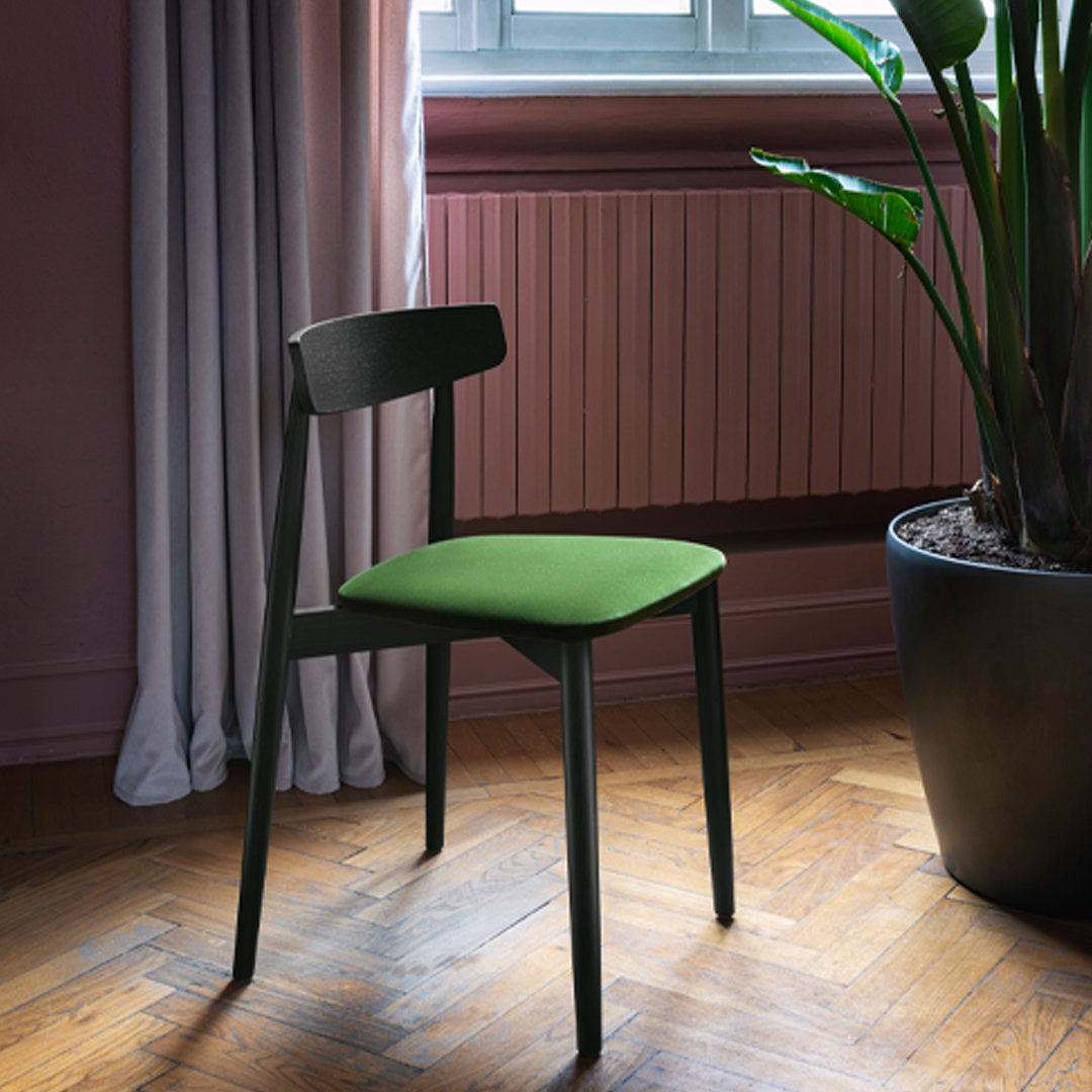 Claretta Chair w/ Removable Seat