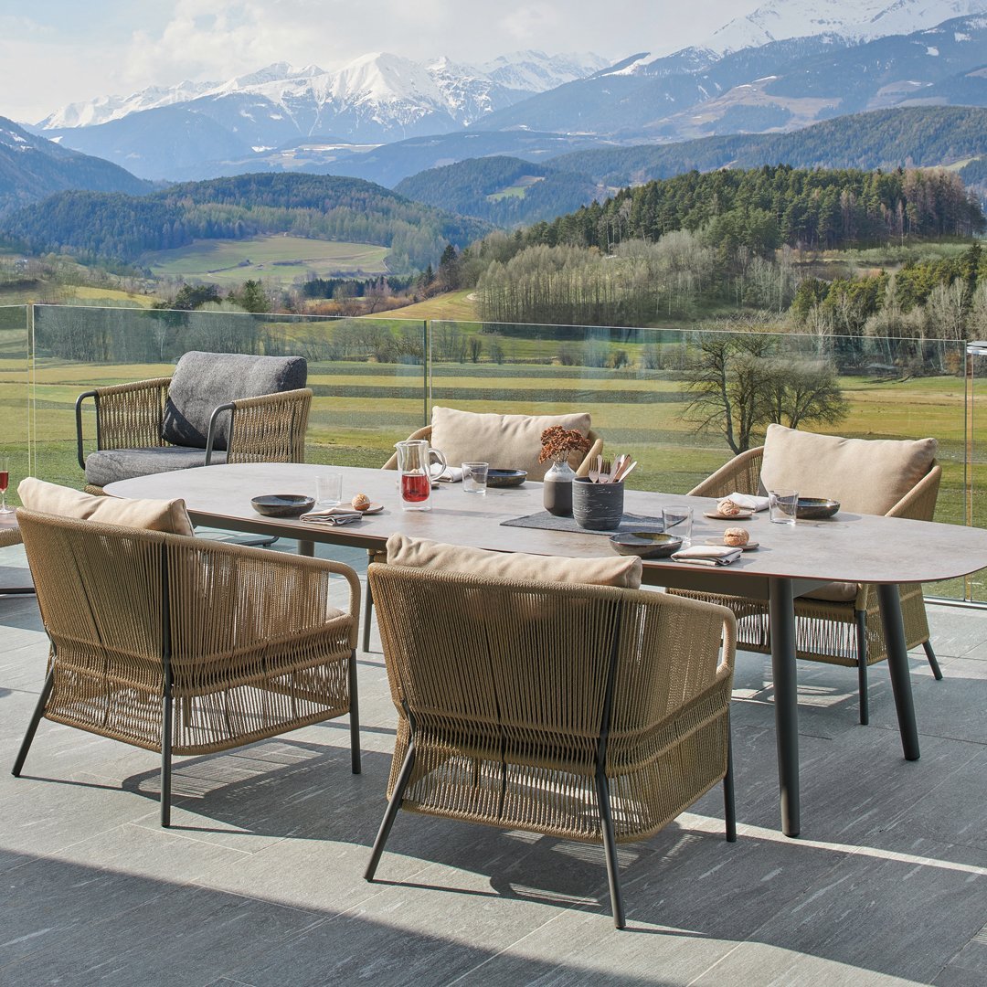 Cricket Lounge Armchair - 2995A