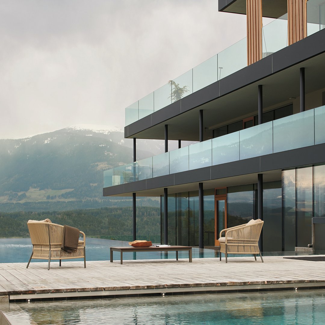 Cricket Lounge Armchair - 2995A