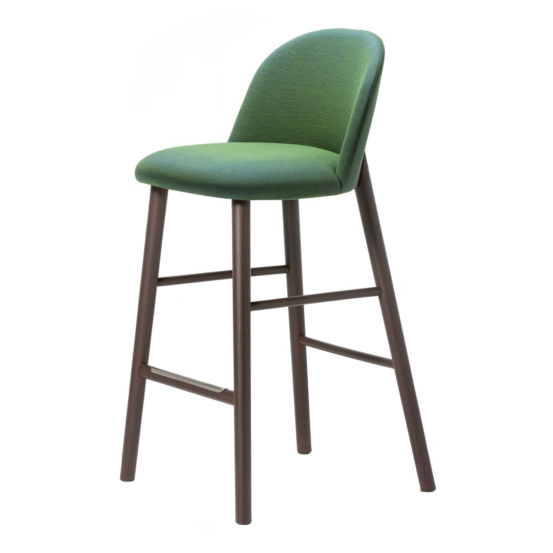 Green upholstered bar stool with a curved backrest and brown wooden legs. Modern design, perfect for stylish spaces.