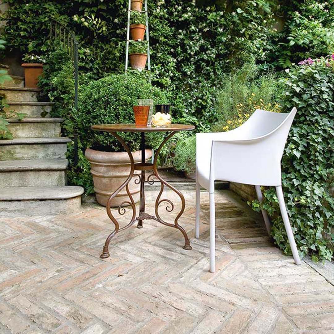 Dr. NO Chair - Set of 2