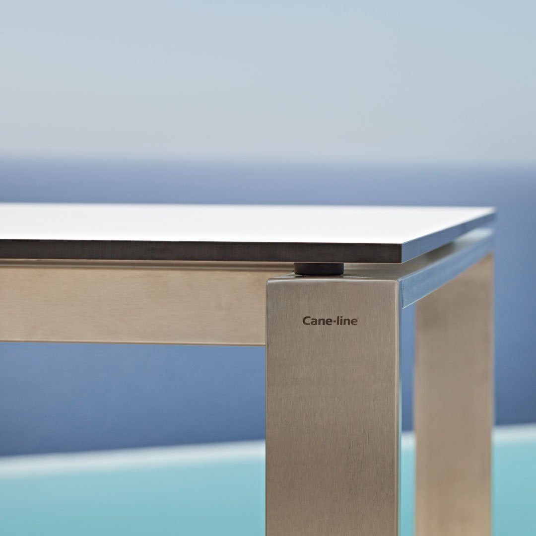 Edge Outdoor Dining Table - Extendable