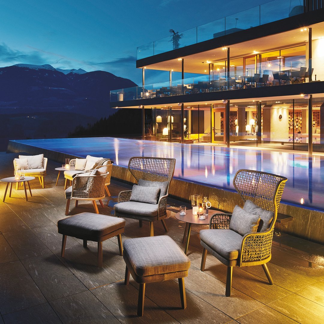 Emma Bergere Armchair 23656 - Aluminum Base