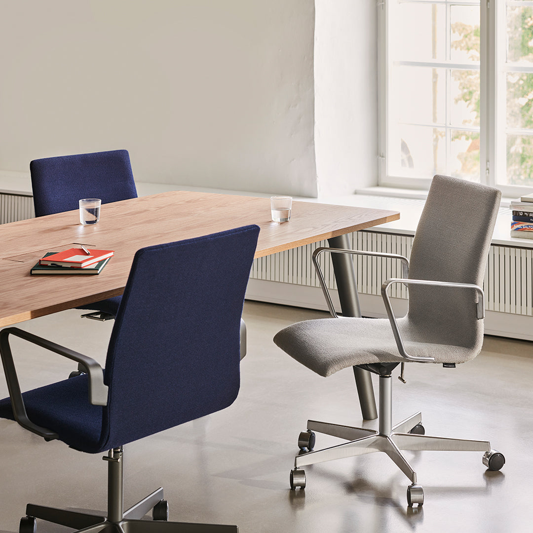 Oxford Low Back Office Armchair - 5 Star Base & Casters - Height Adjustable