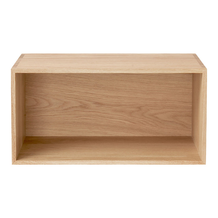 Light oak wood storage box with a smooth finish and natural grain pattern. Perfect for modern decor.