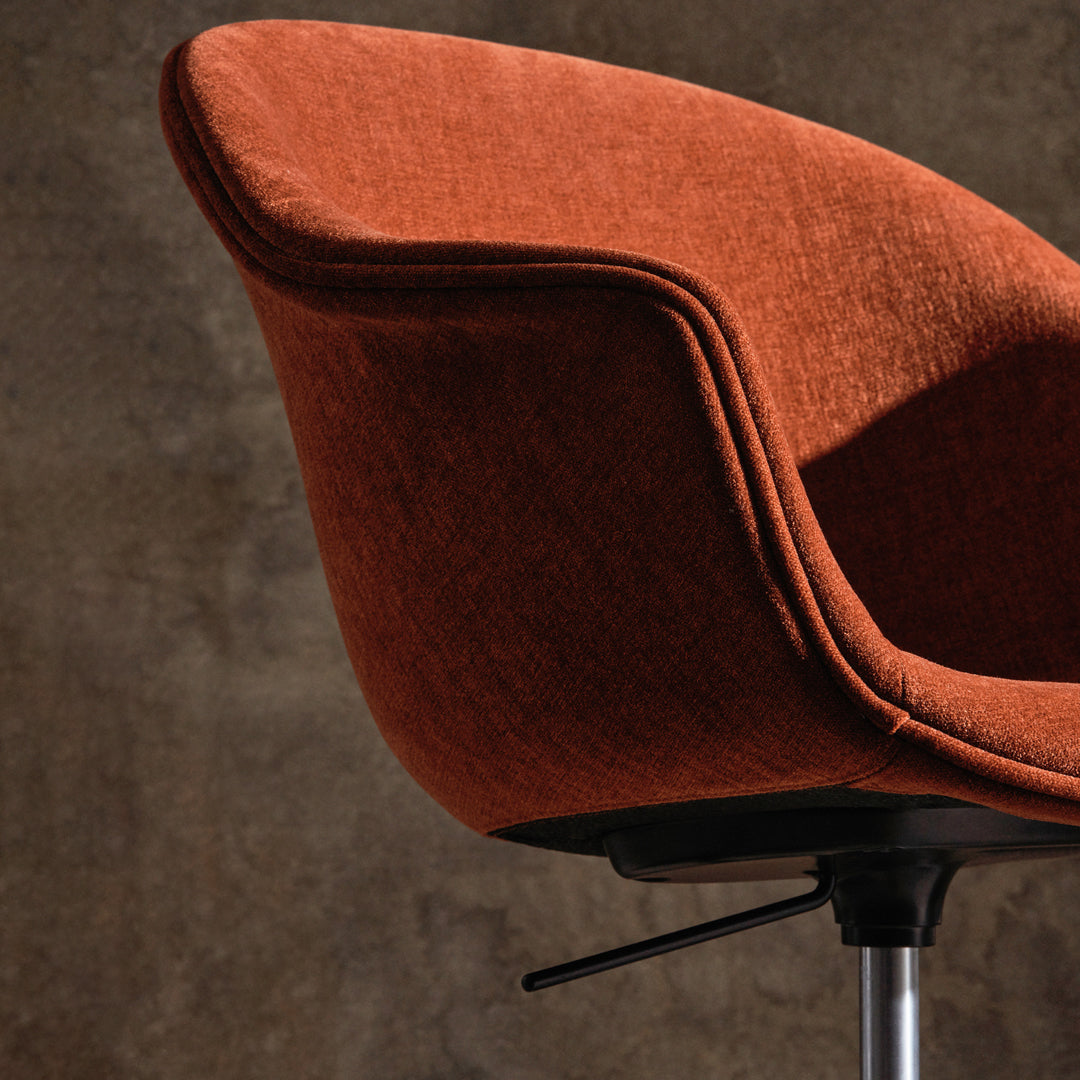 Bat Meeting Chair - 4-Star Base w/ Casters - Height Adjustable - Fully Upholstered