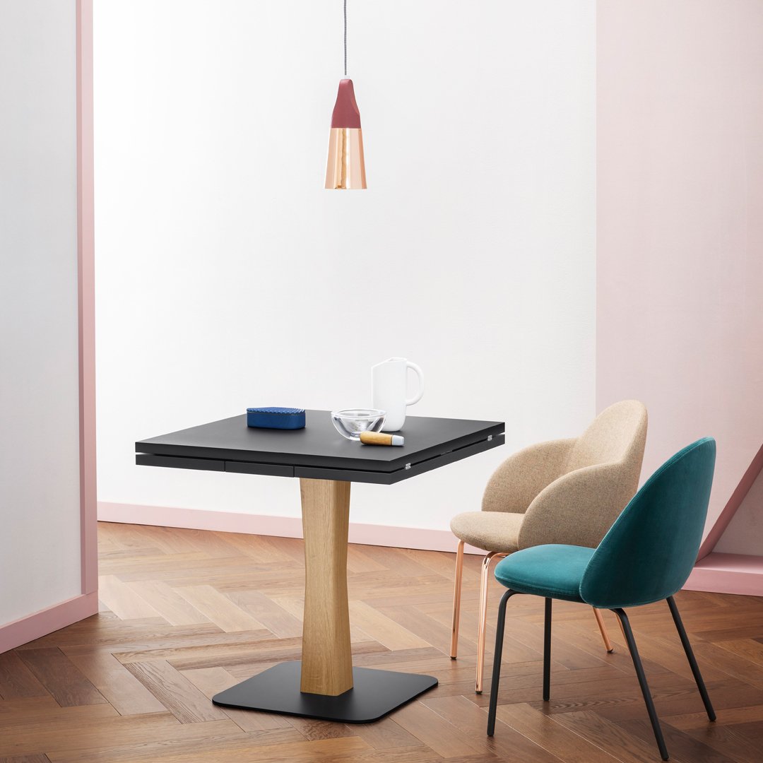 Gualtiero Small Extendable Dining Table w/ Lacquered Top