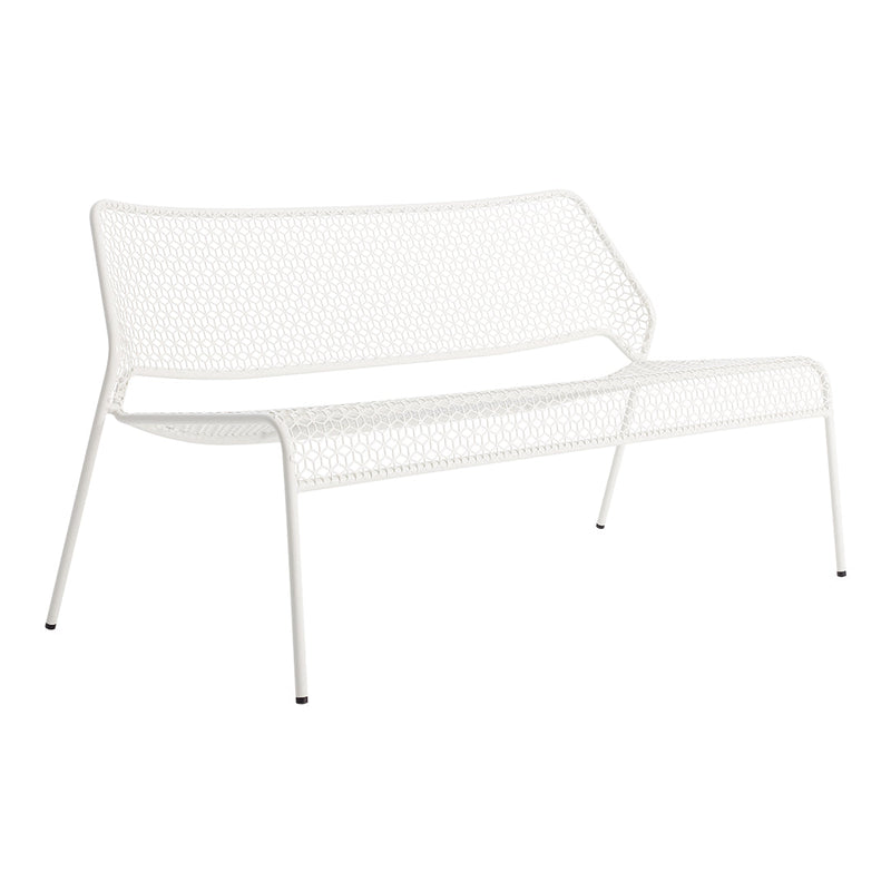 White modern bench with a geometric mesh pattern, perfect for outdoor seating. Sleek and minimalist design.