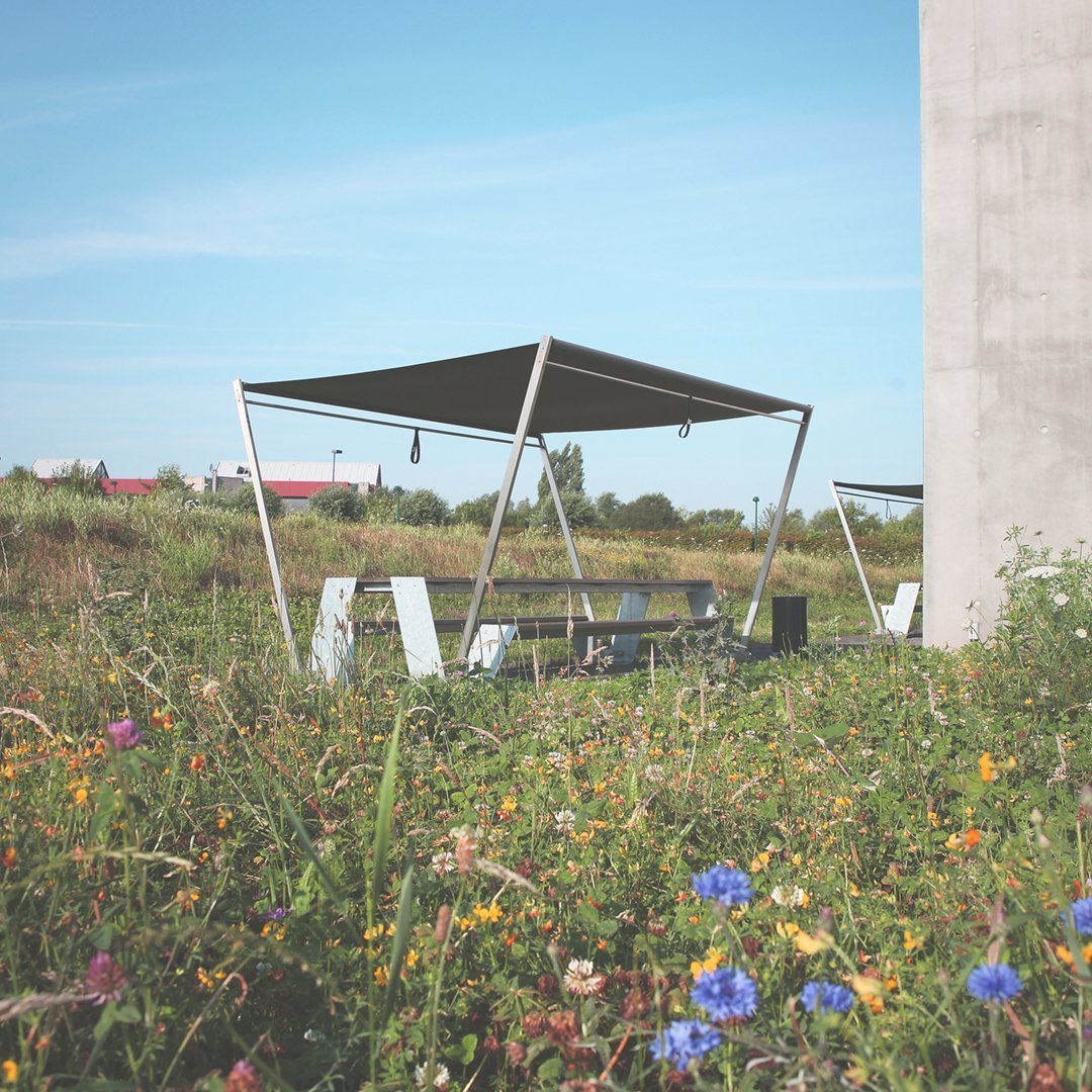 Hopper Shade Foldable Canopy